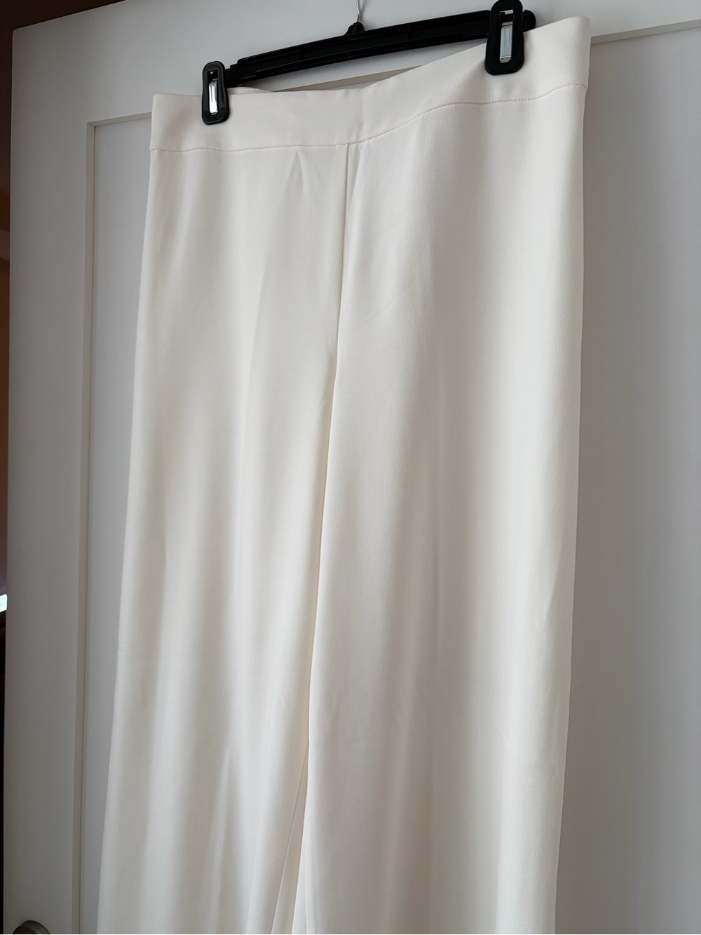 The dramatic wide leg crêpe pant - Picture 4 of 13